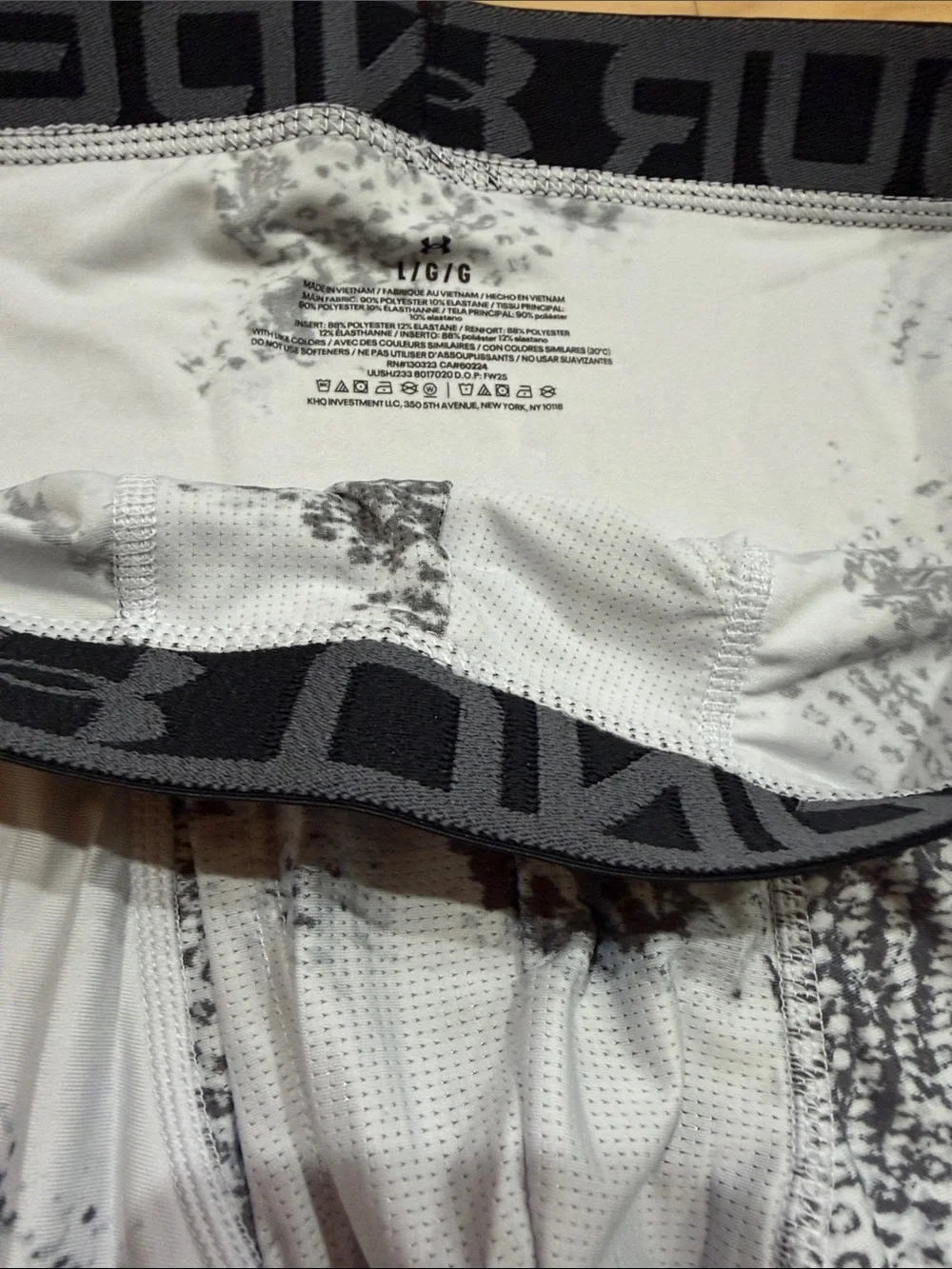Under Armour Men’s White Boxer Briefs with Black Abstract Print